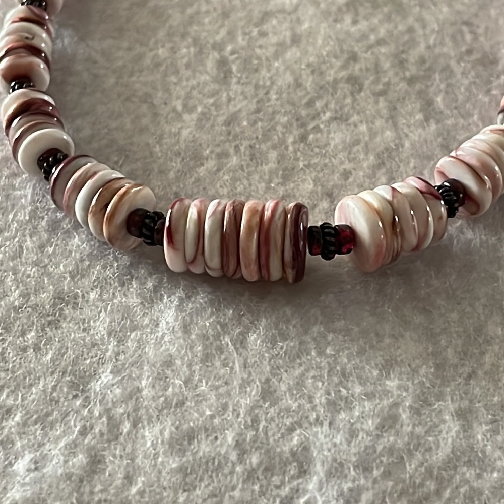 Shell Choker Necklace - Picture 6 of 6